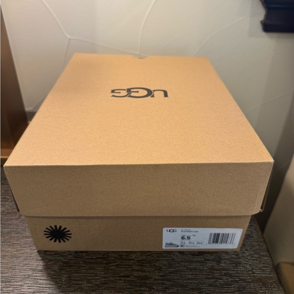 Brand new Ugg platform sneakers - Picture 6 of 7